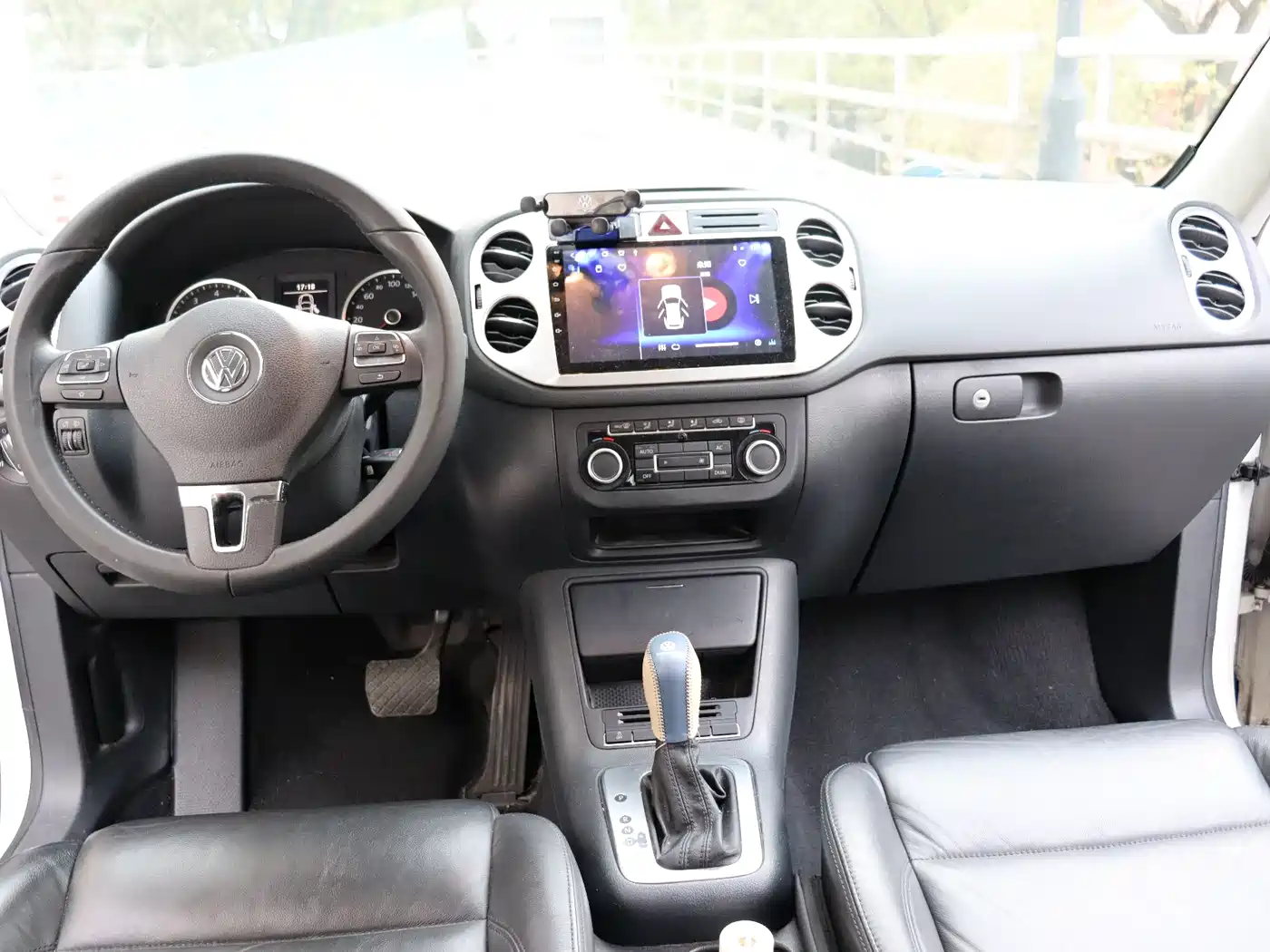 Volkswagen Tiguan 2012 1.8TSI Automatic 2WD Trend Edition фото 12