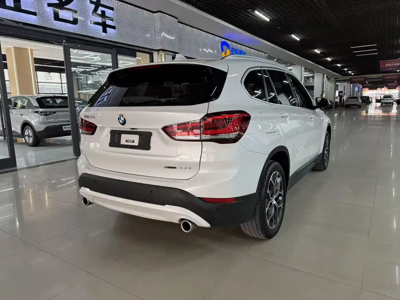 BMW X1 2022 sDrive25Li Leading фото 7