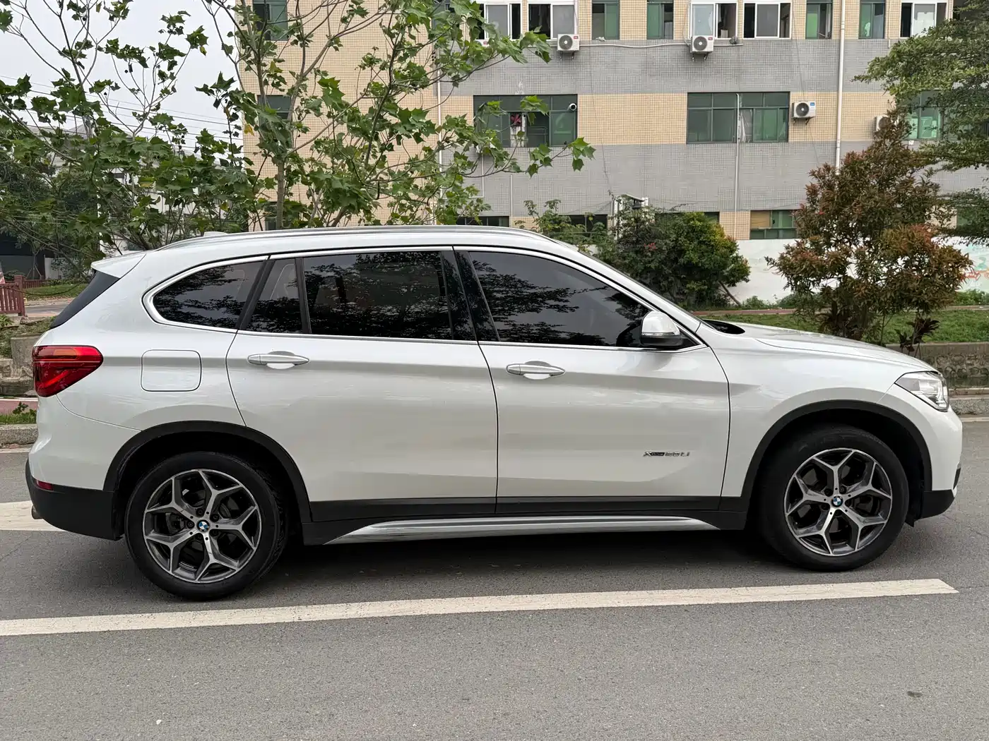 BMW X1 2018 xDrive20Li Premium Model фото 10