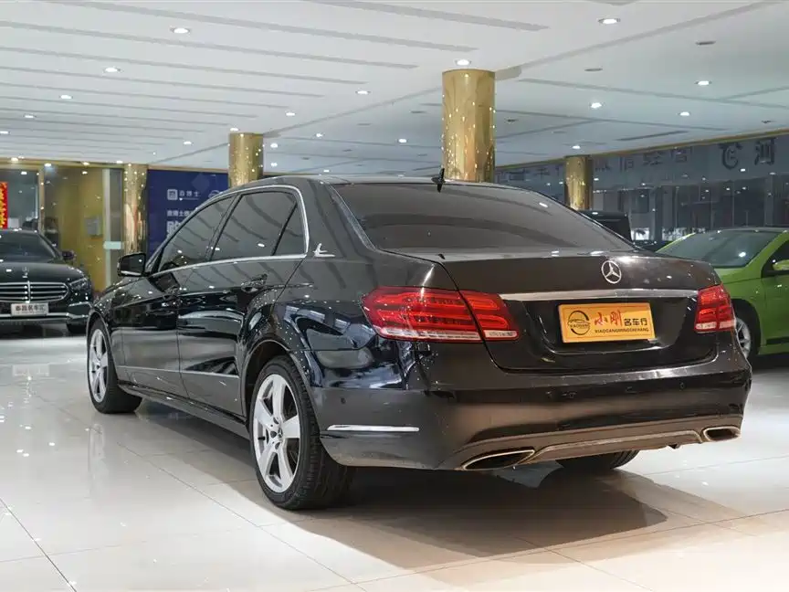 Mercedes-Benz E-Class 2013 Model E 260 L CGI Fashion фото 13