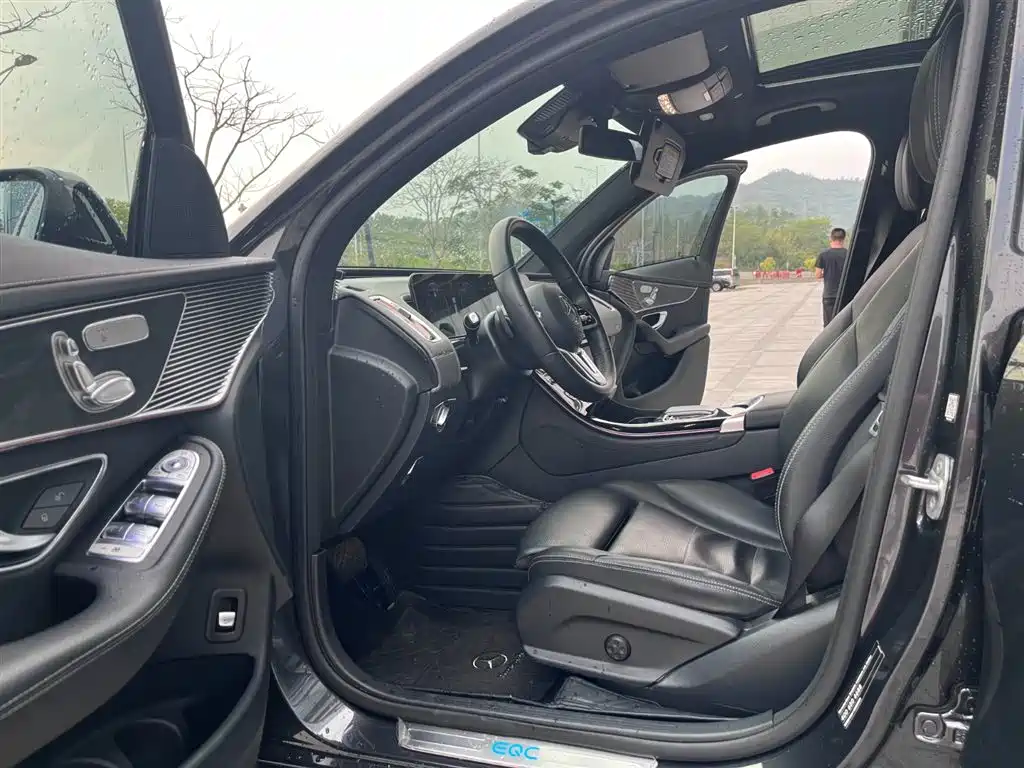 MERCEDES-BENZ EQC