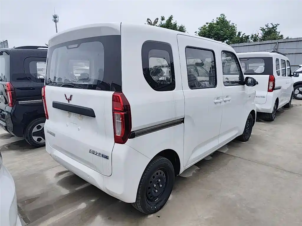 Wuling Motors Wuling Zhiguang NEV 2026 2025 Standard Version