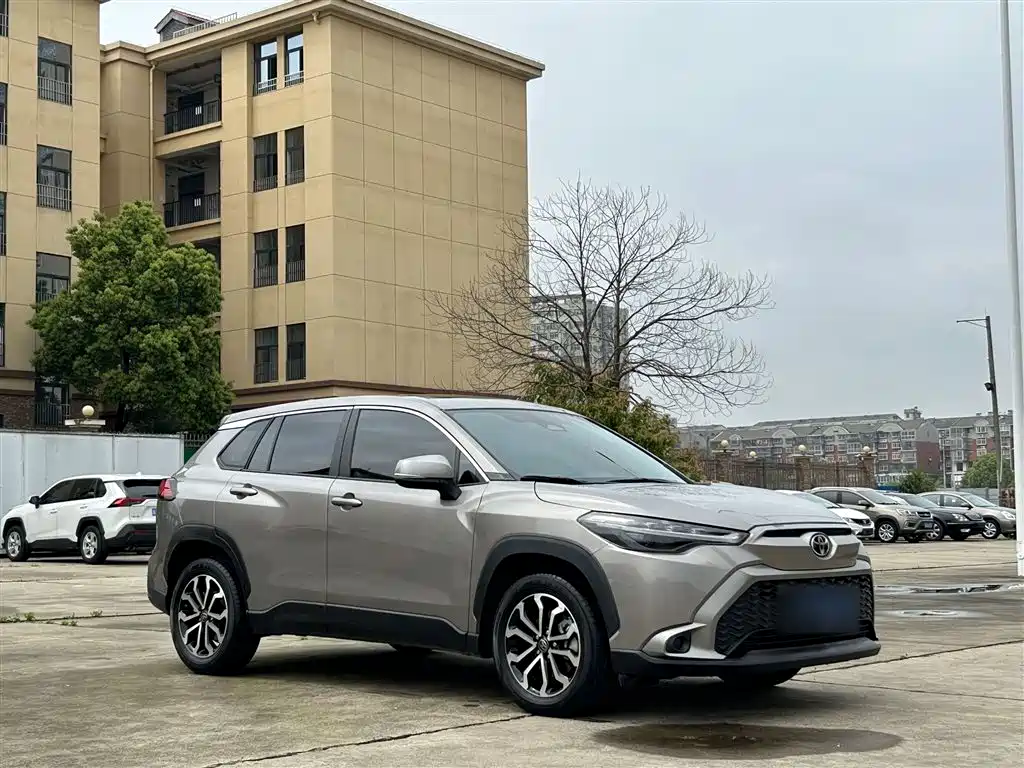 Toyota Frontlander 2023 2.0L CVT Luxury Edition фото 11