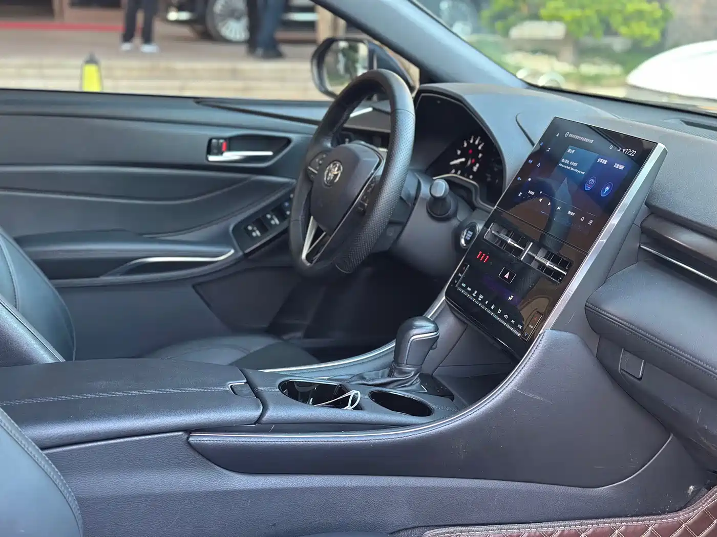 Toyota Avalon 2023 2.0L Luxury Edition фото 8