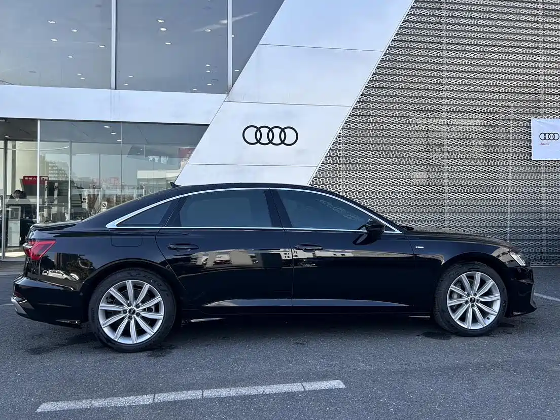Audi A6L 2023 45 TFSI Premium Selection Dynamic фото 3