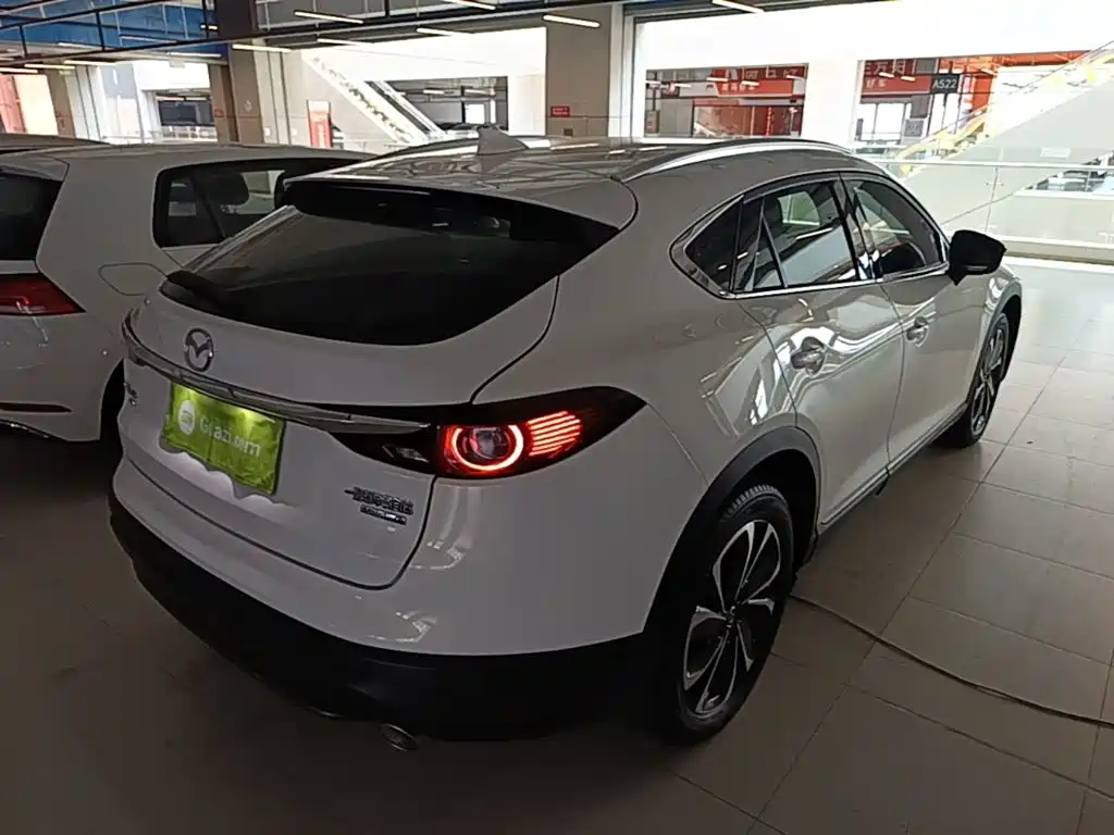 Фото 7 - Mazda CX-4
