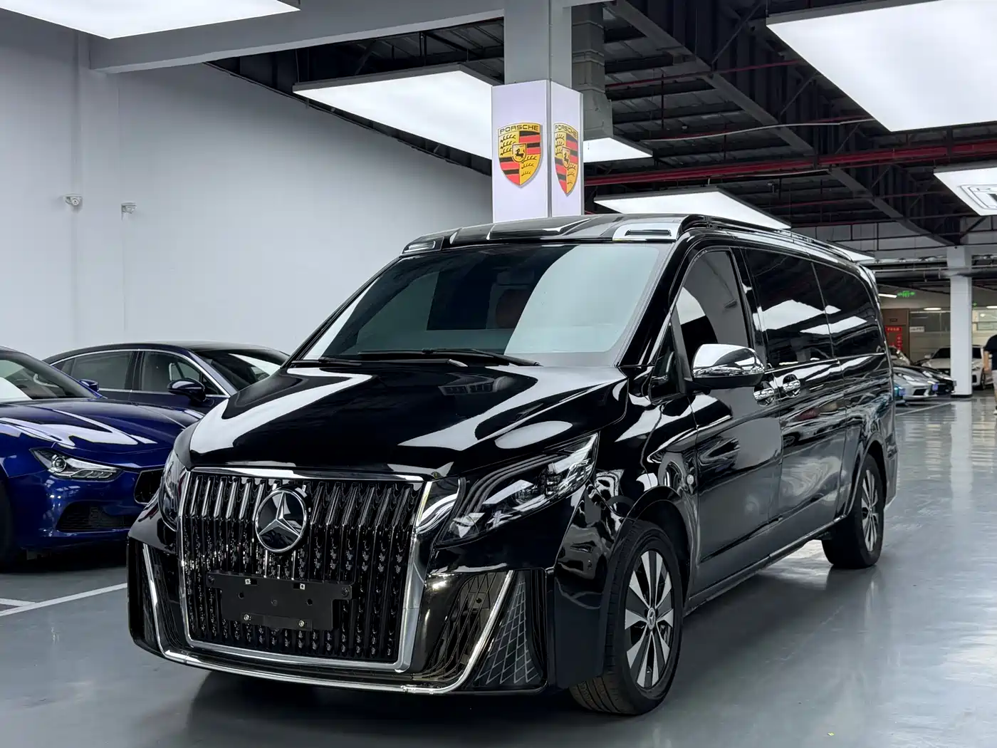 Mercedes-Benz Vito 2021 2.0T Business Edition 7-seater