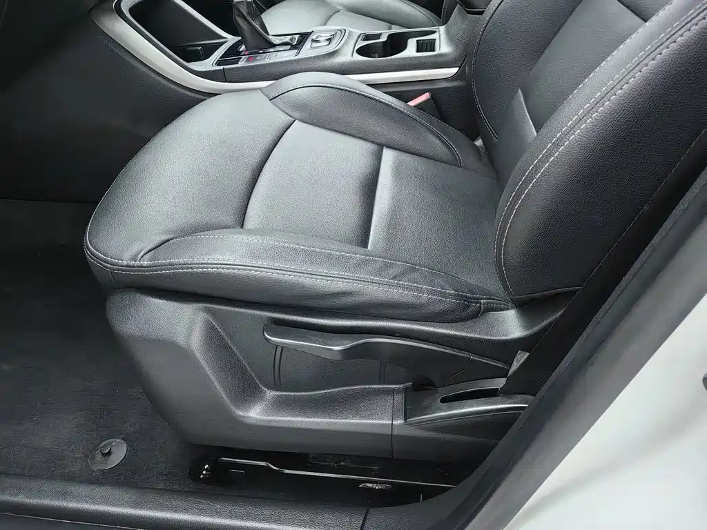 Qoros 5 2019 2018 Facelift 1.6T Automatic Leading