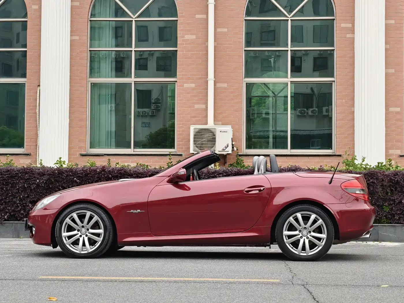 Mercedes-Benz SLK-Class 2010 Model SLK 200K Grand Edition фото 2