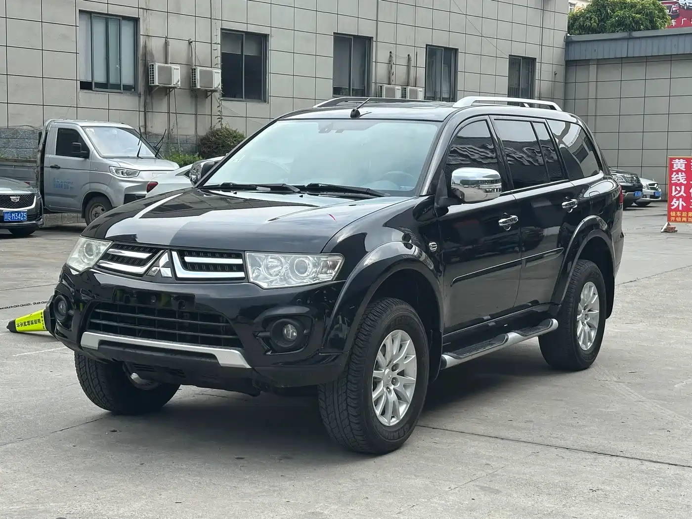 Mitsubishi Pajero Sport 2013 3.0L Automatic 4WD Flagship
