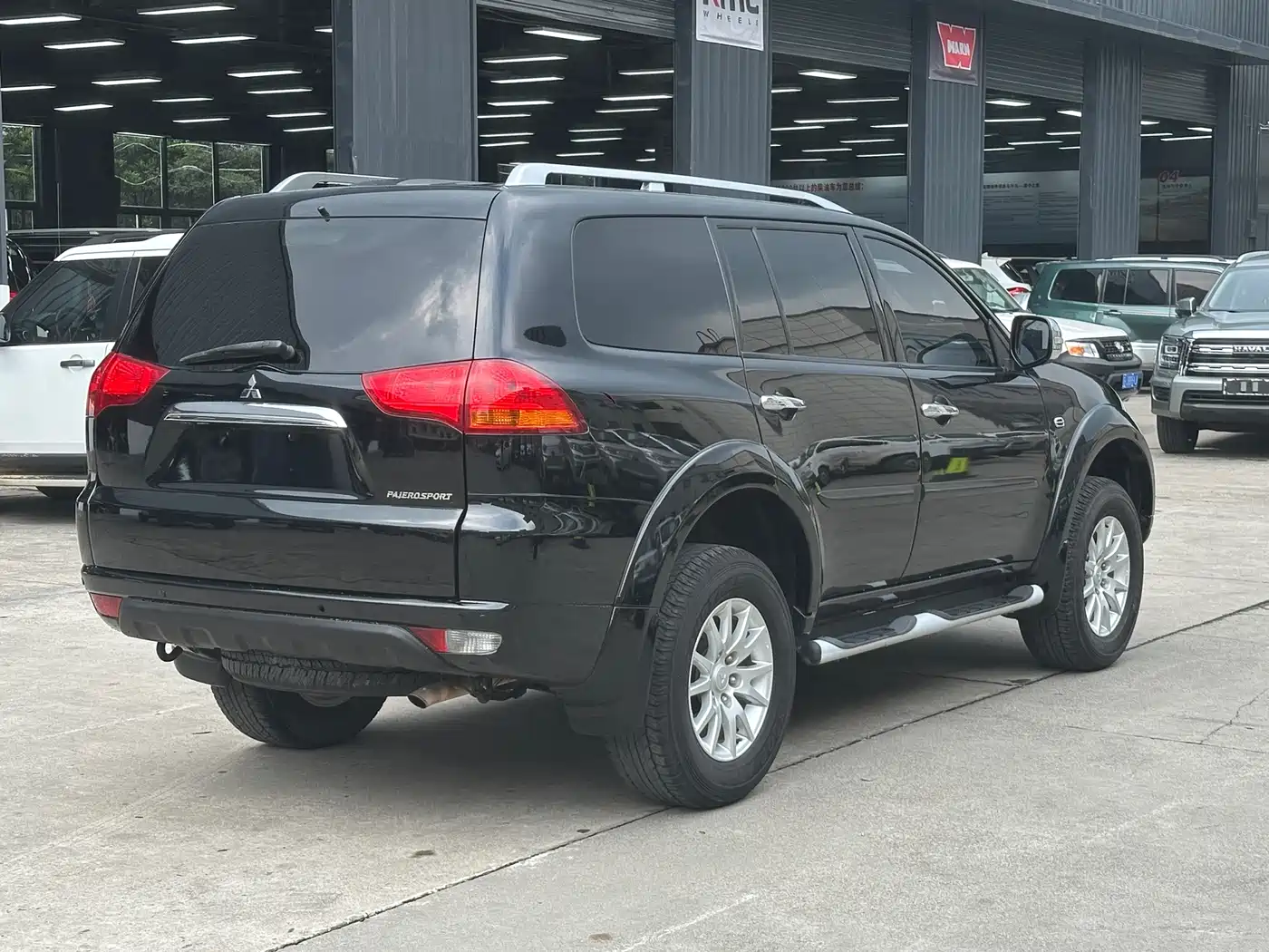 Mitsubishi Pajero Sport 2013 3.0L Automatic 4WD Flagship фото 4
