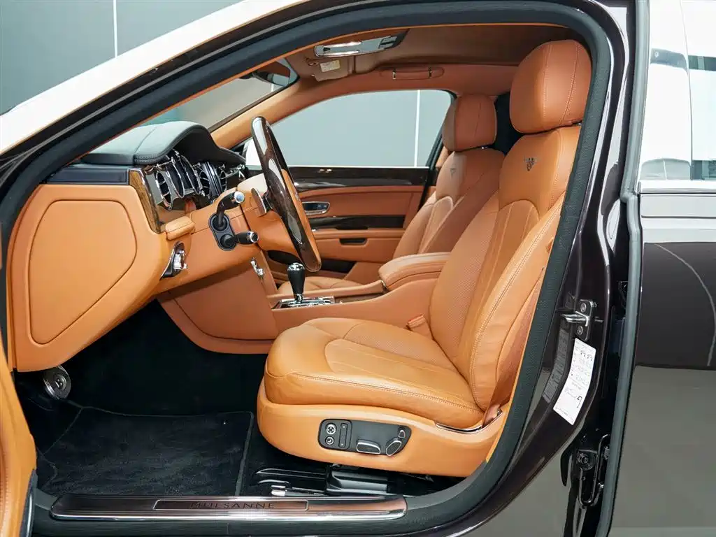 Bentley Mulsanne 2017 6.8T Long Wheelbase фото 8
