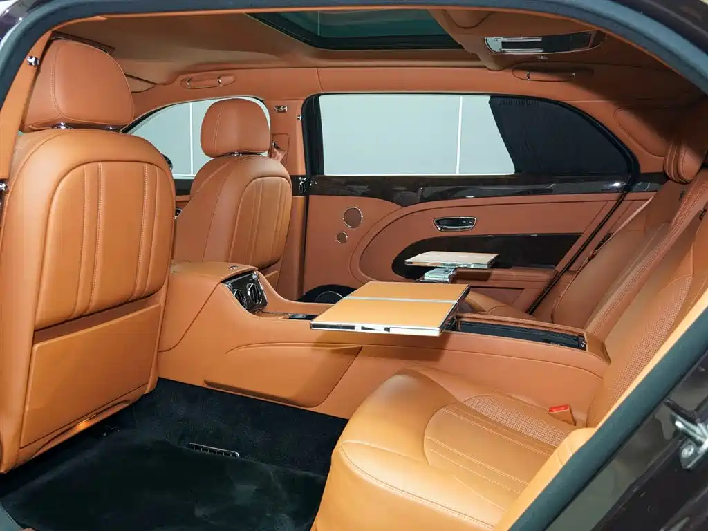 Bentley Mulsanne 2017 6.8T Long Wheelbase фото 11