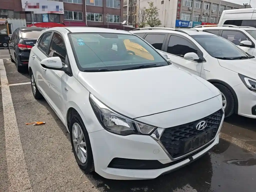 Hyundai Verna RV 2017 1.4L Manual Cool Edition GLS China V фото 22