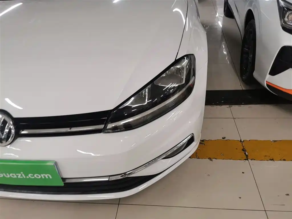 Volkswagen Golf 2020 200TSI DSG Comfort Progressive Edition фото 24