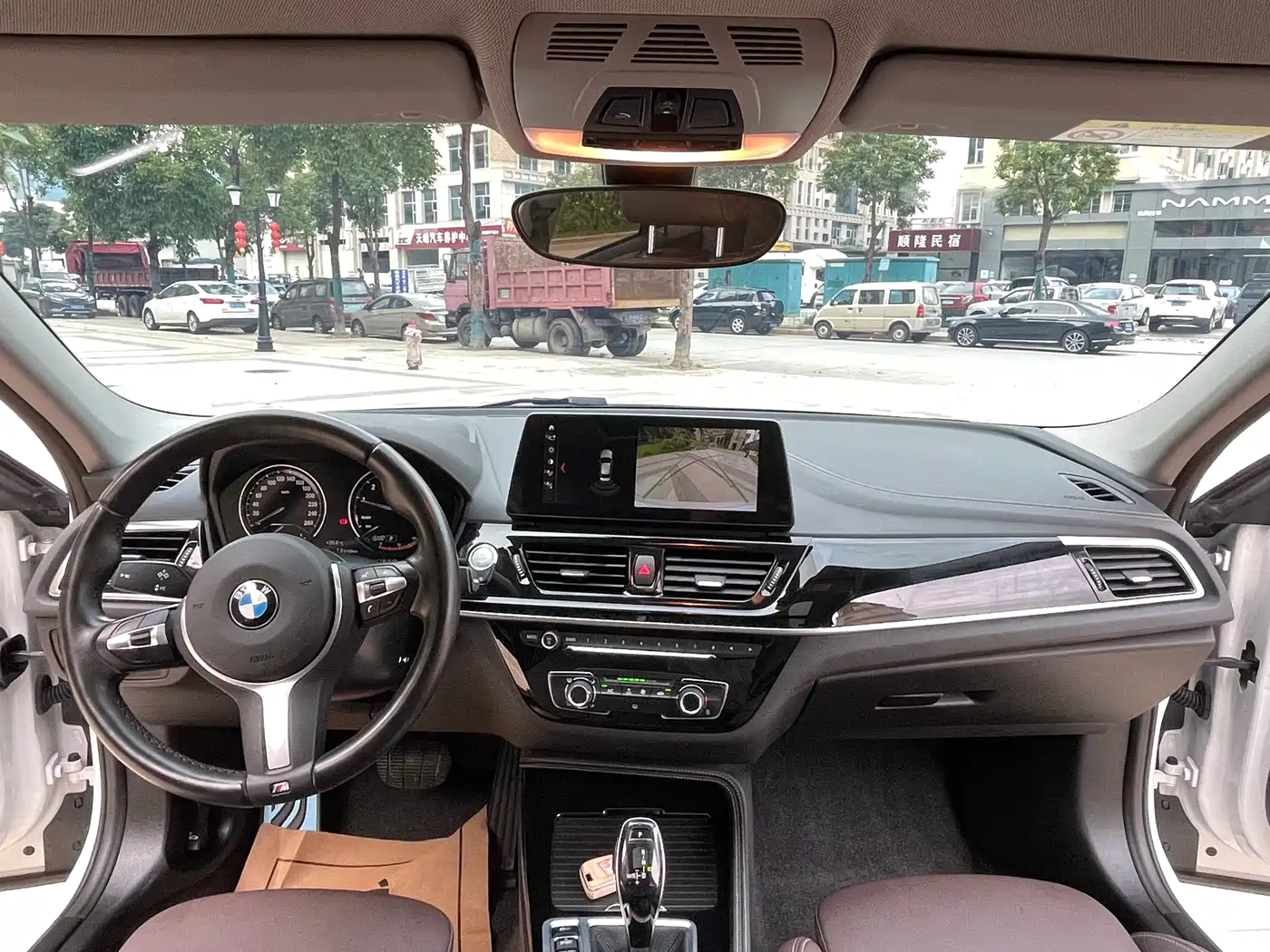 BMW 1 Series 2023 120i M Sport Shadow Edition фото 6