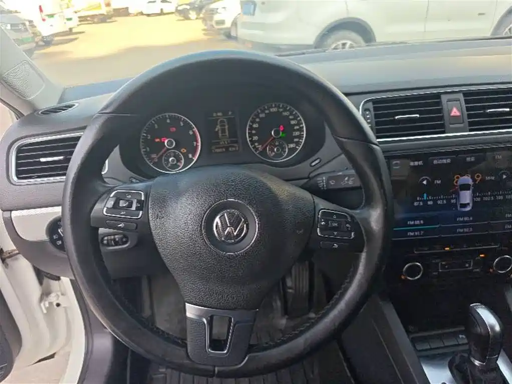 Volkswagen Sagitar 2014 Facelift 1.4TSI Automatic Luxury фото 9
