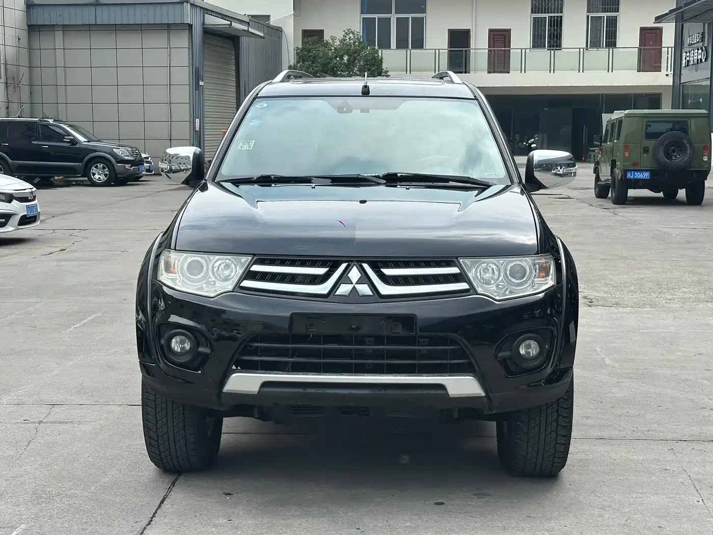 Mitsubishi Pajero Sport 2013 3.0L Automatic 4WD Flagship фото 2