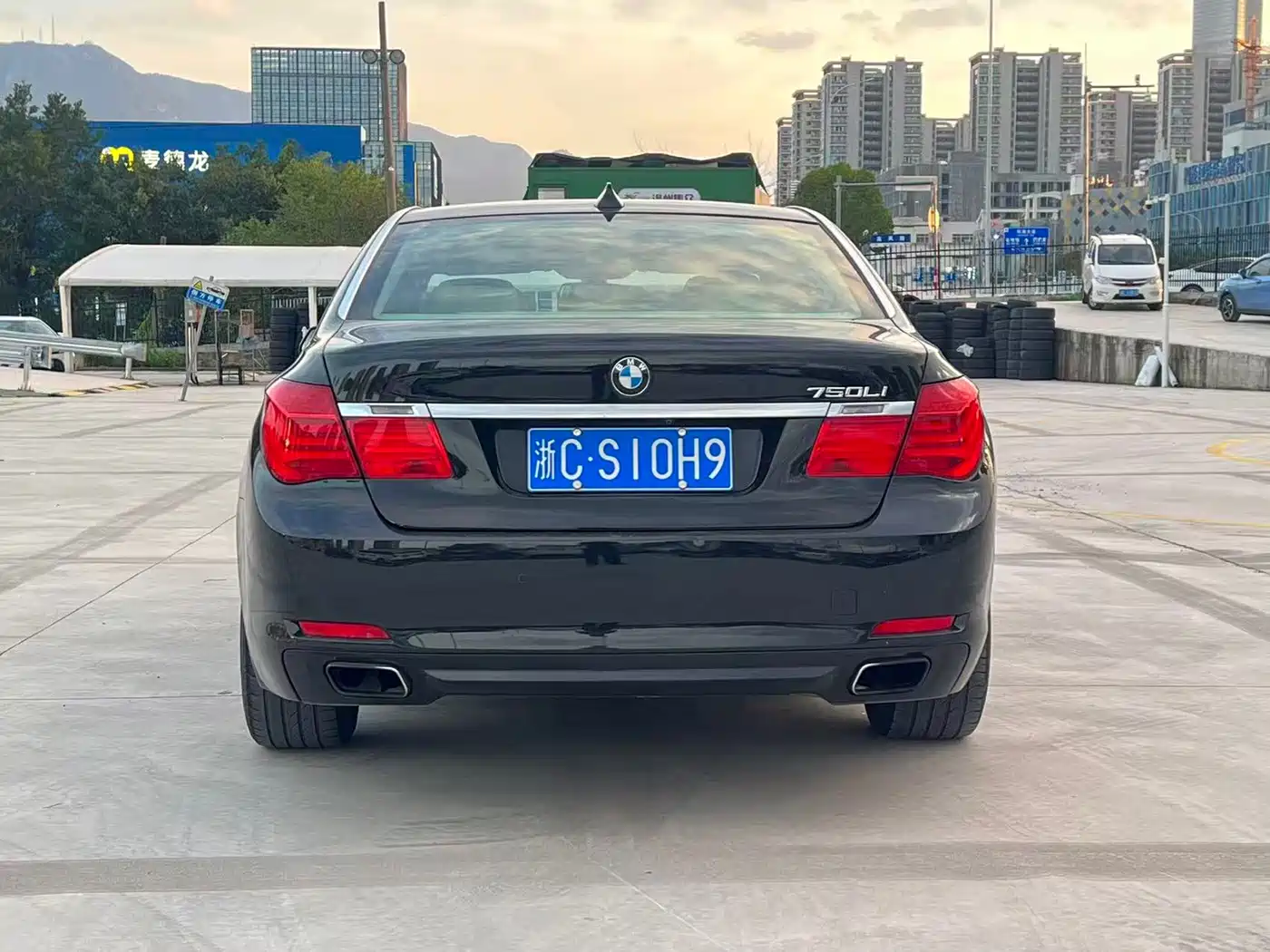 Фото 6 - BMW 7 Series