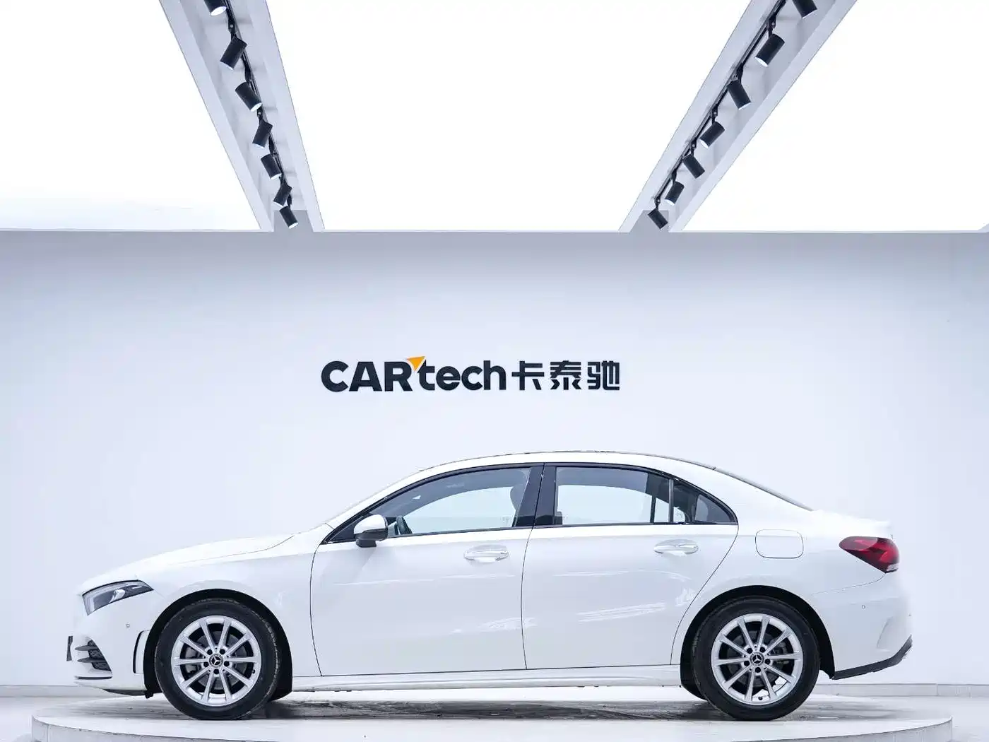 Mercedes-Benz A-Class 2021 A 200 L Sport Sedan Fashion Edition фото 3