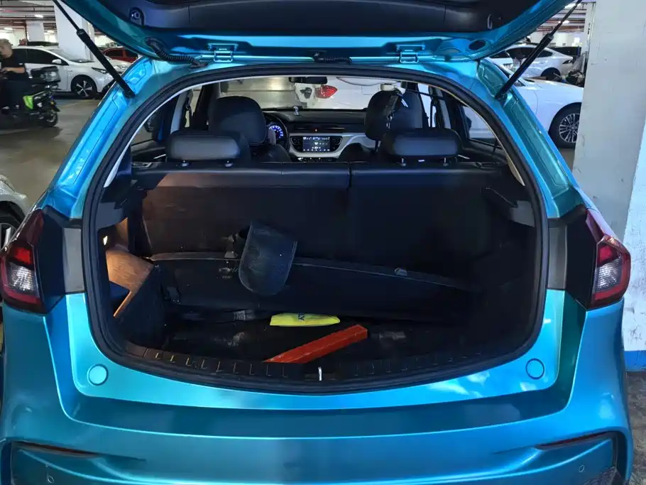 Фото 4 - Geely Vision X3