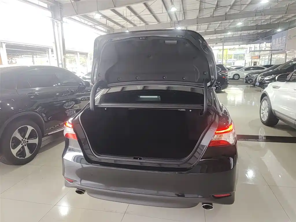 Toyota Camry 2023 2.0GVP Leading Edition фото 19