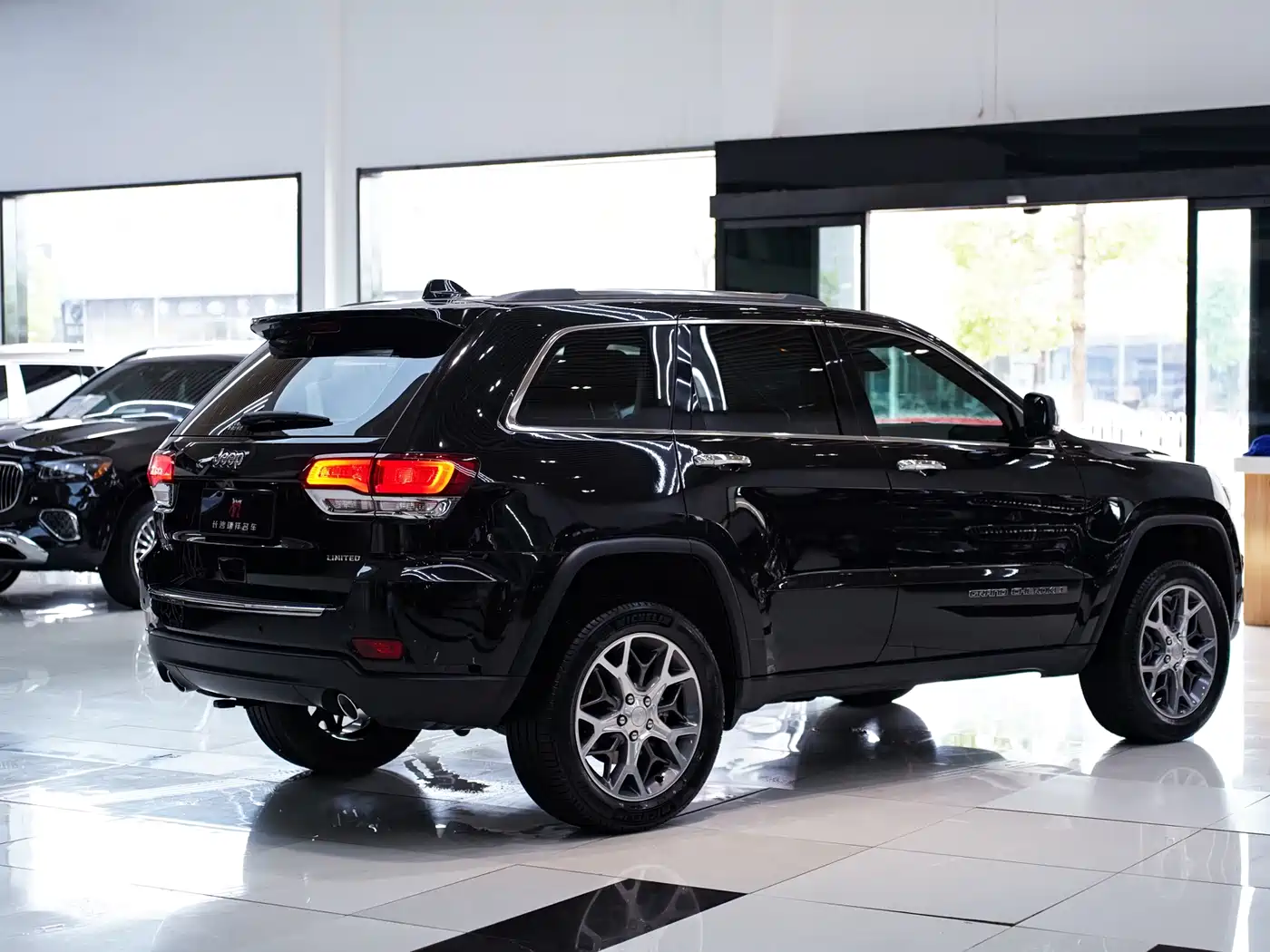 JEEP GRAND CHEROKEE (IMPORTED)