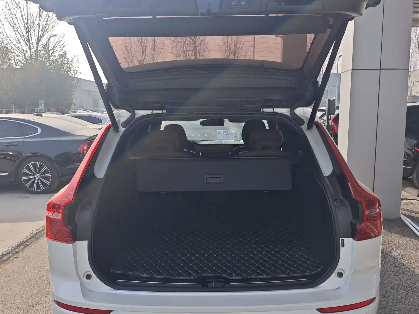 Volvo XC60 Plug-in Hybrid 2023 2024 T8 PHEV Long Range AWD Smart Elite Luxury Edition