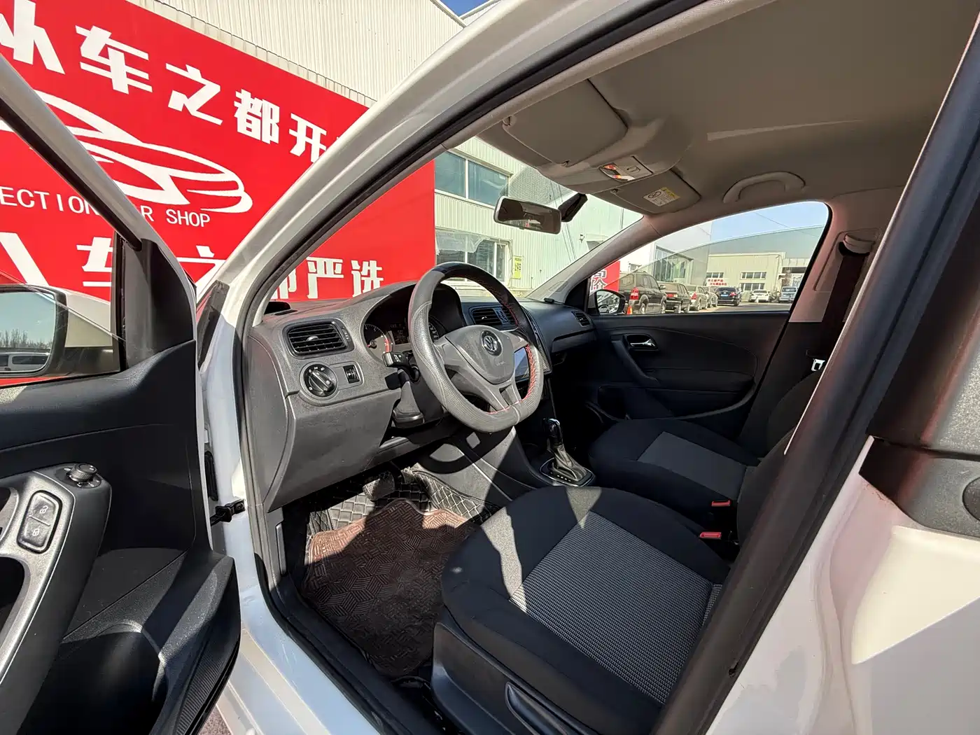 Volkswagen Polo 2018 1.5L Auto Safe Drive фото 5