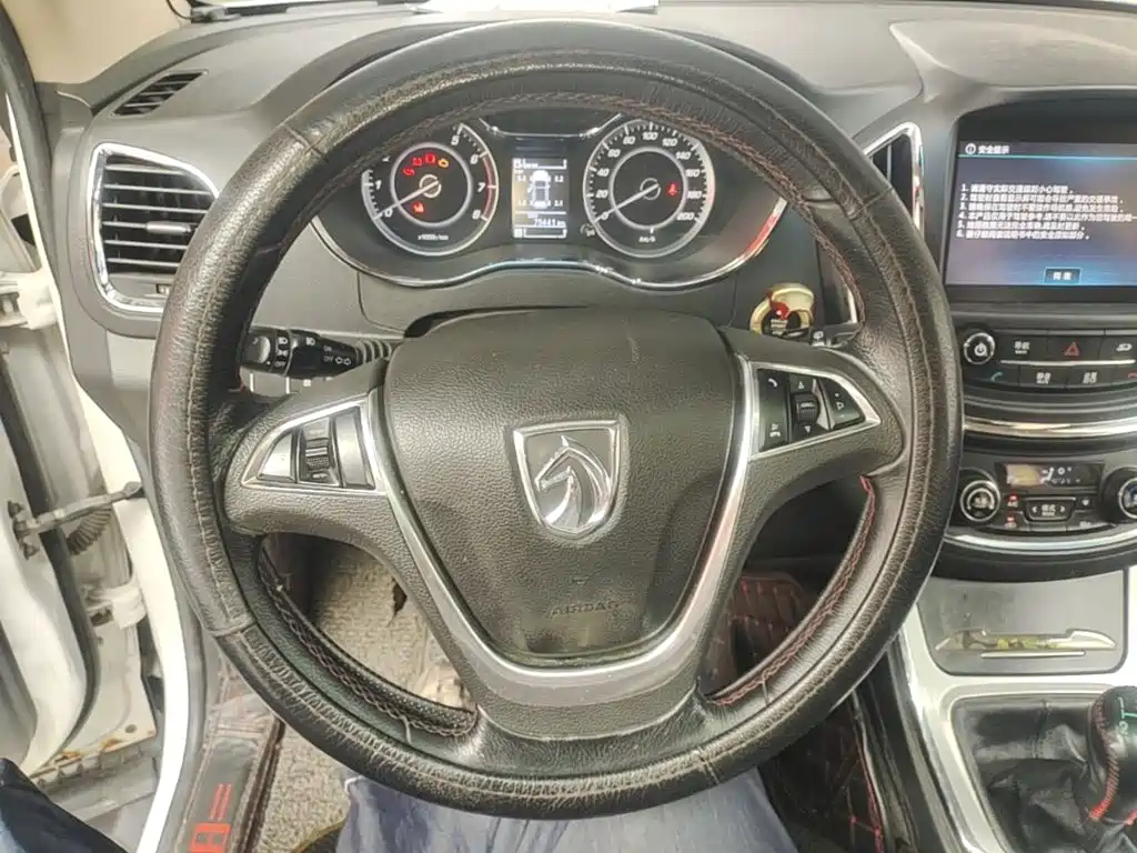Baojun 560 2015 2015 1.8L Manual Luxury
