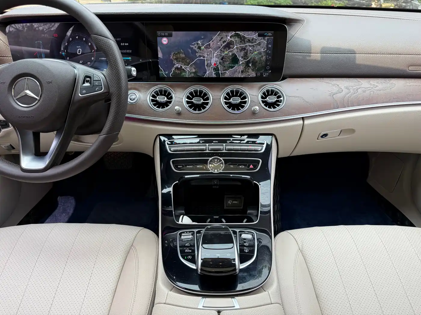 Mercedes-Benz E-Class 2018 E 300 L Luxury фото 10
