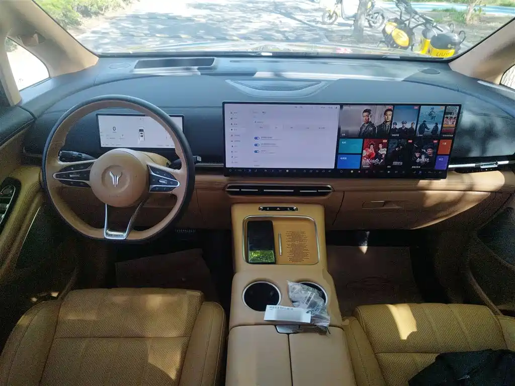Voyah Auto Voyah Dreamer 2025 PHEV AWD Flagship Kunpeng Edition фото 6