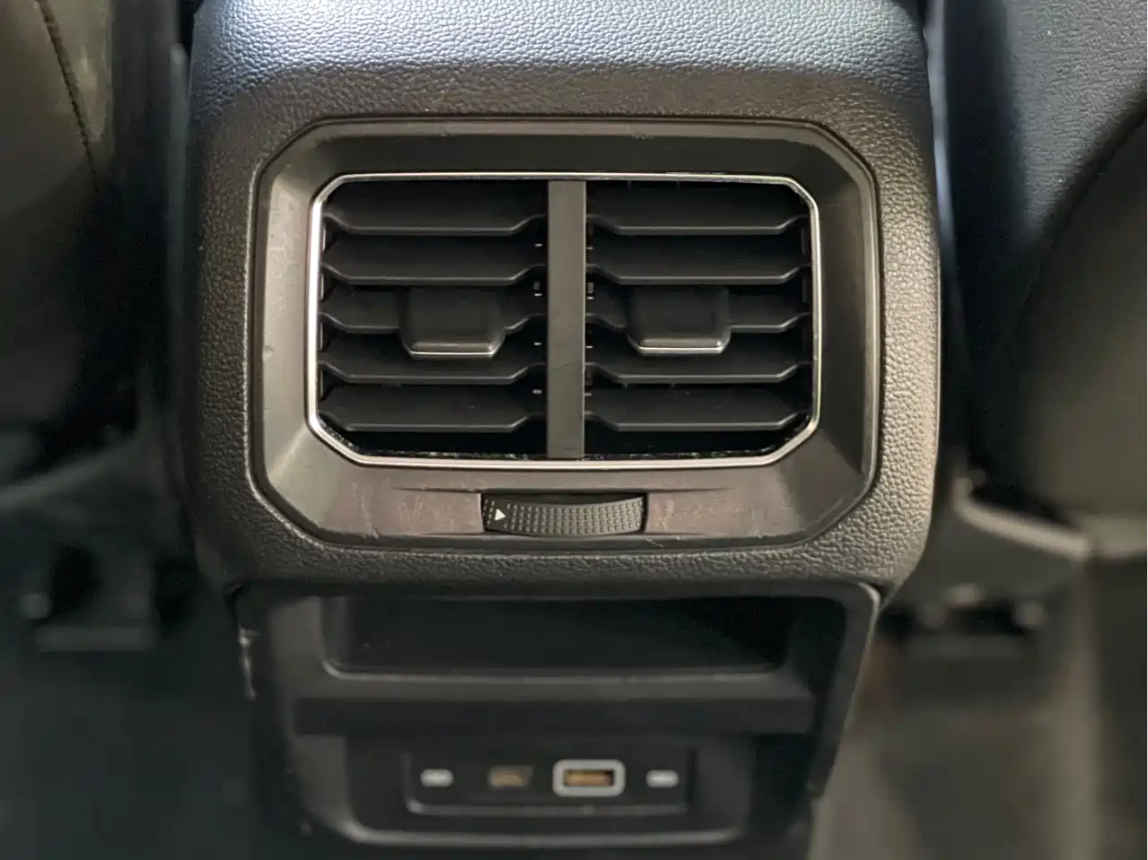 Volkswagen Tiguan L 2022 330TSI Automatic 2WD Comfort Edition фото 7