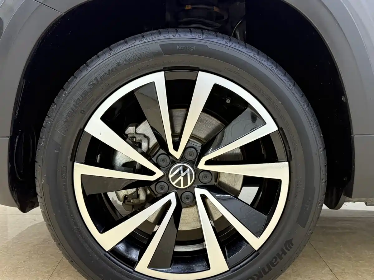 Volkswagen Tharu 2022 280TSI FWD Luxury Edition фото 24