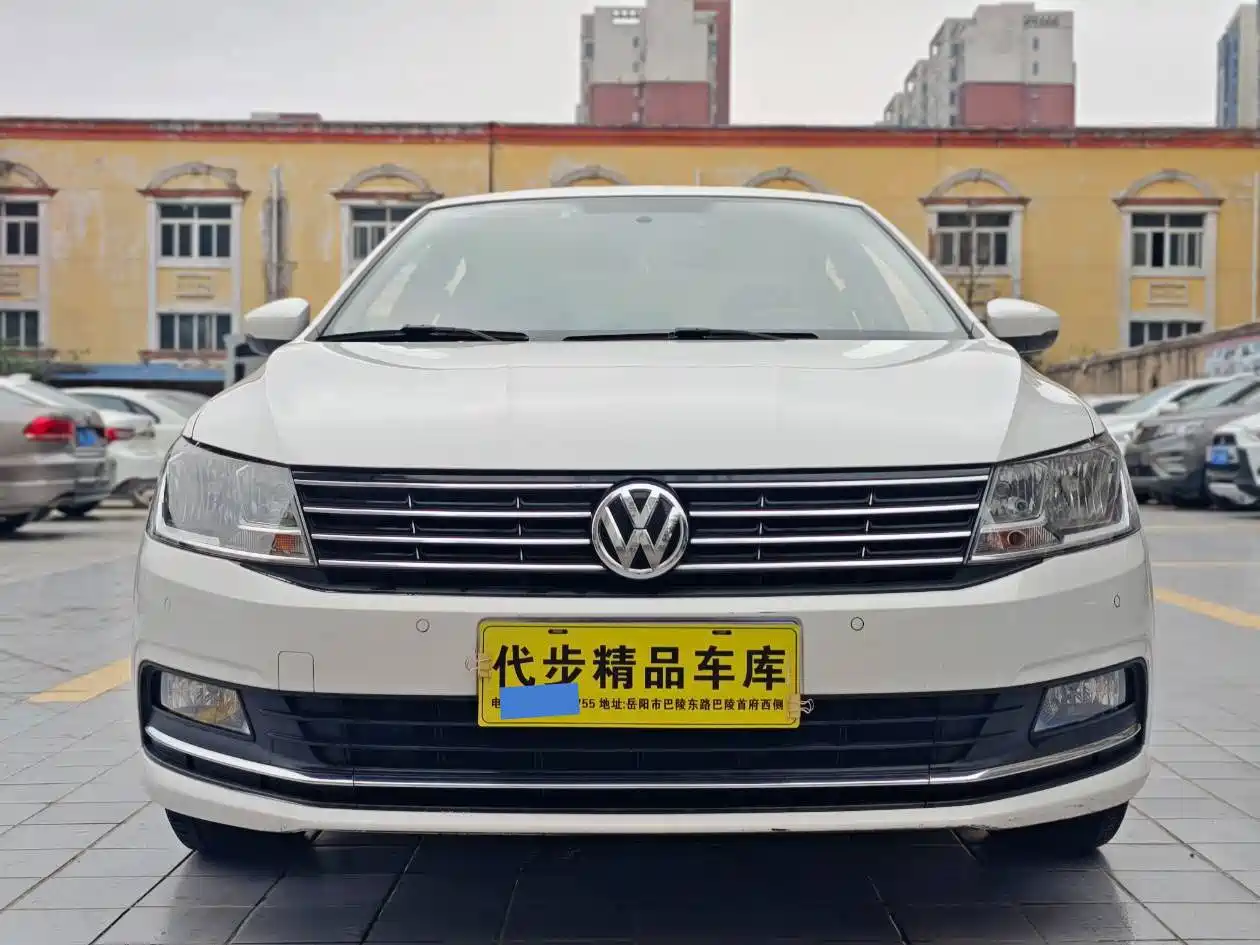 Photo 2 - Volkswagen Lavida