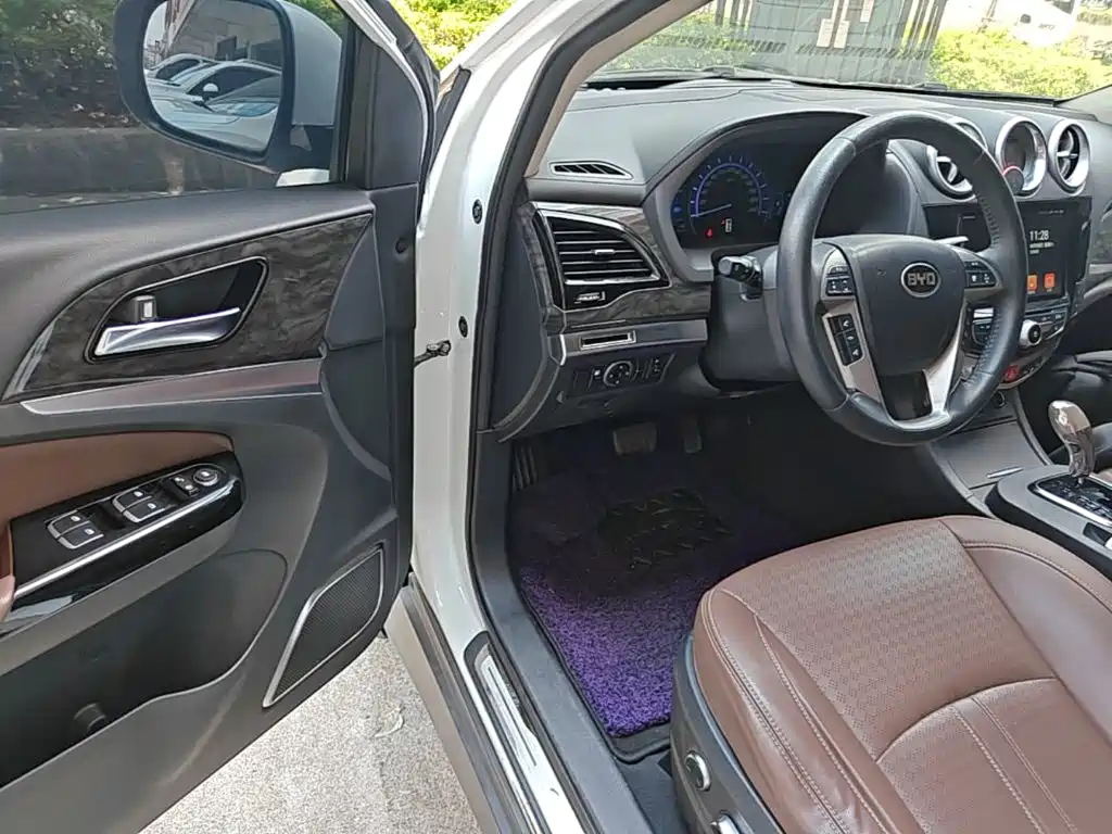 BYD S7 2017 2017 2.0T Automatic Luxury Model