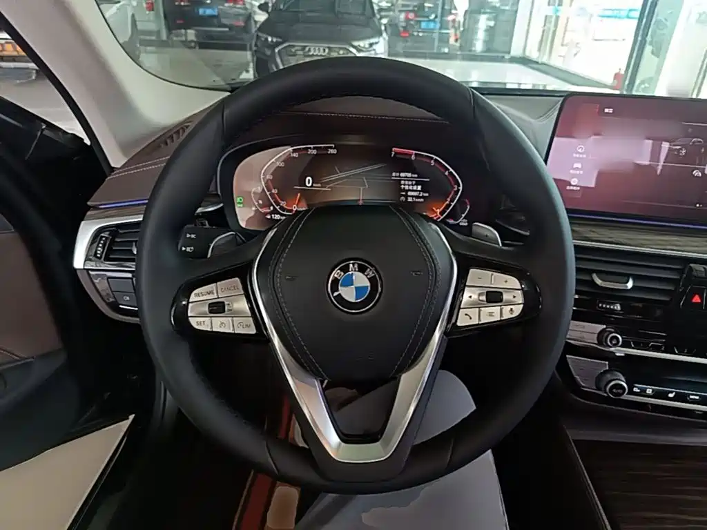Фото 11 - BMW 5 Series