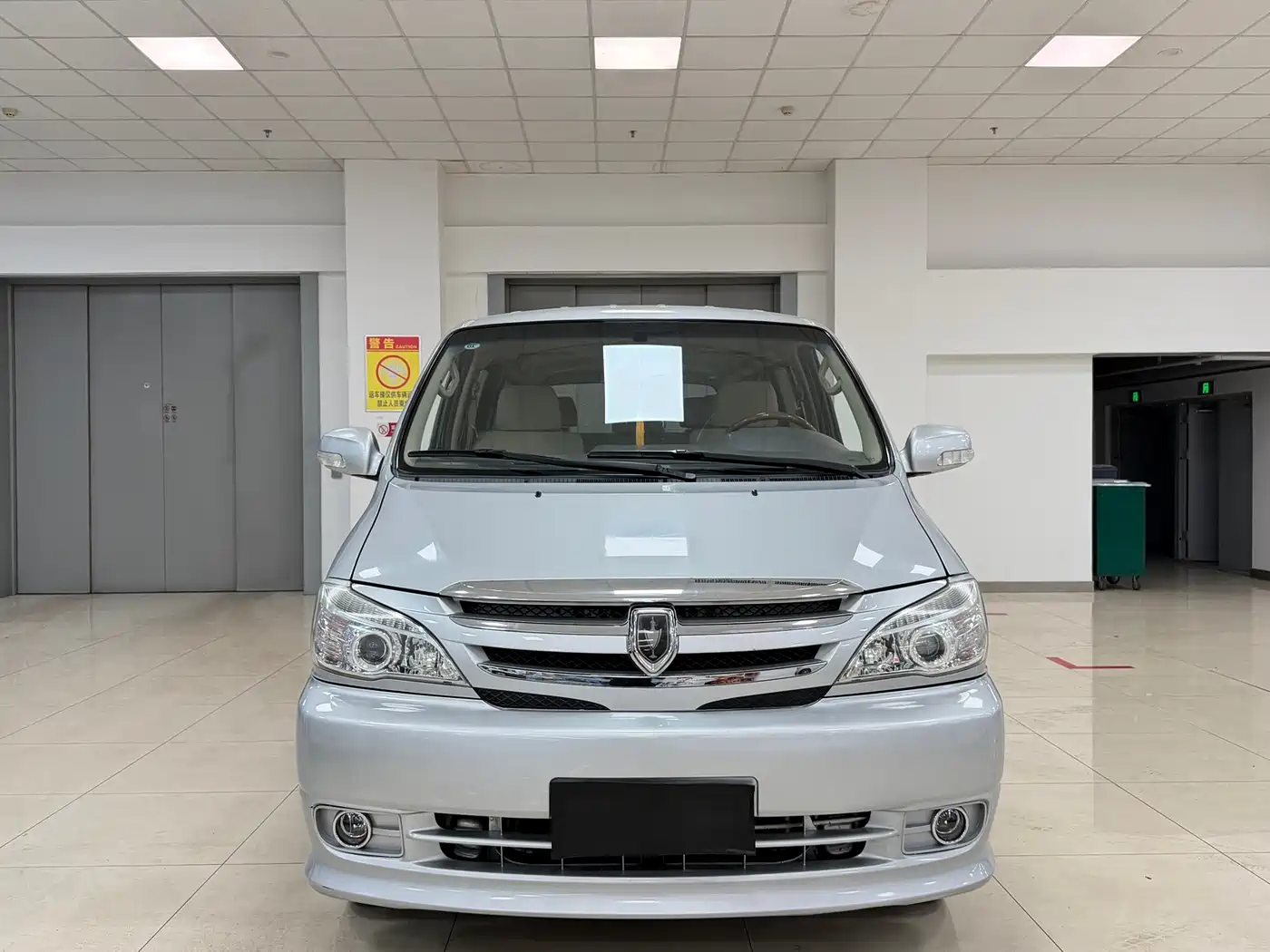 Jinbei Grace 2013 2013 2.0L Zhiling Standard 11-seater All-Games Commemorative Edition China IV 10-seater