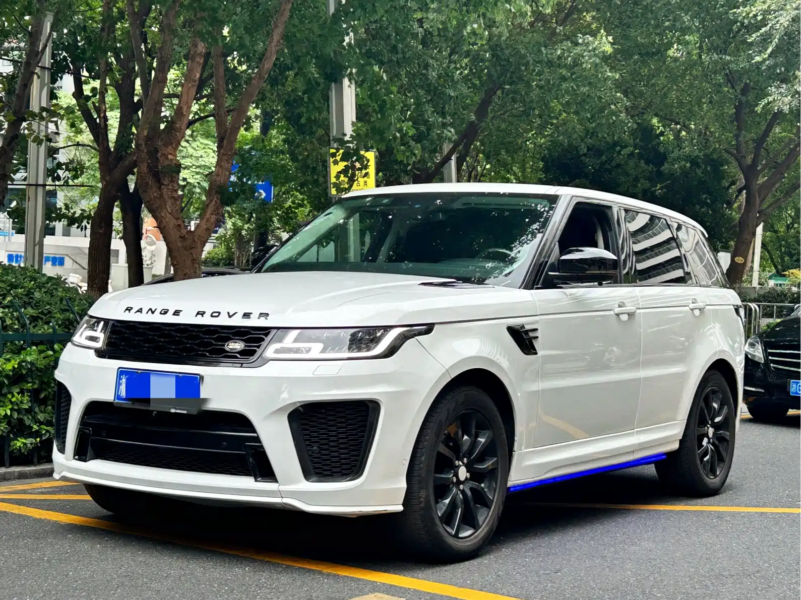 Фото 1 - Land Rover Range Rover Sport