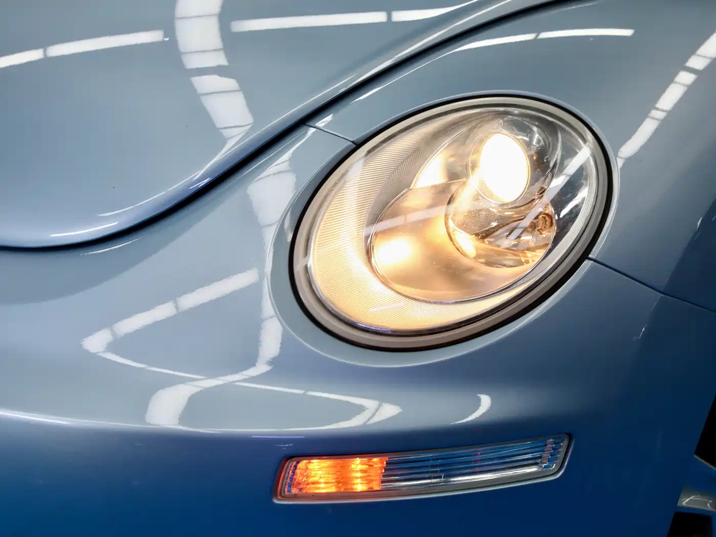 Volkswagen Beetle 2010 Model 1.6 AT фото 4