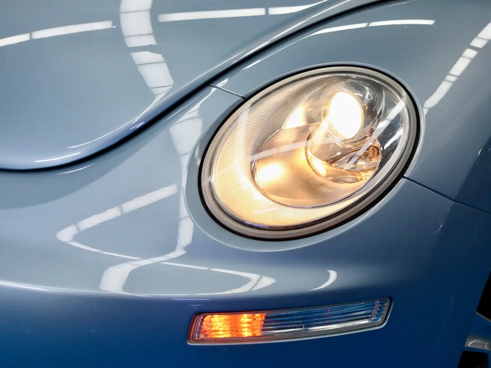 Photo 4 - Volkswagen Beetle