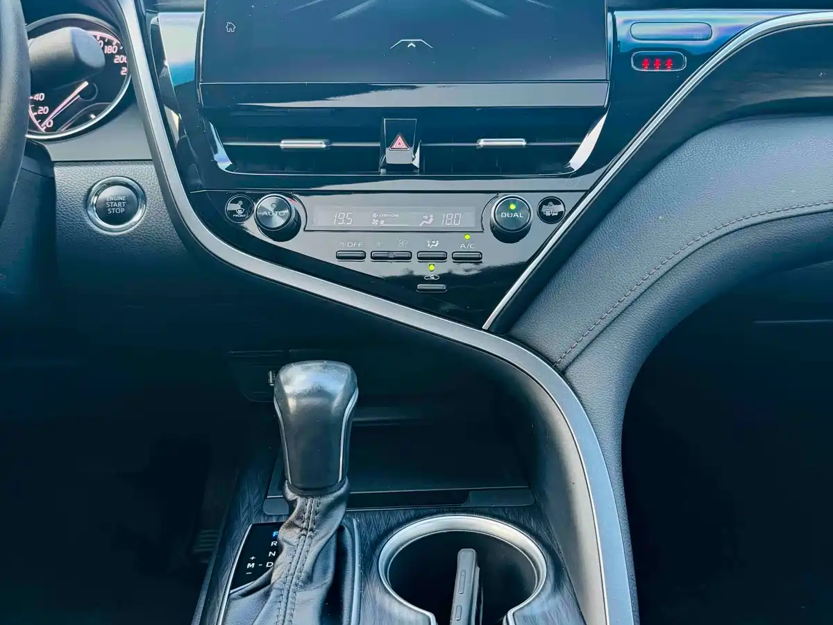 Toyota Camry 2021 2.0G Luxury Edition фото 13