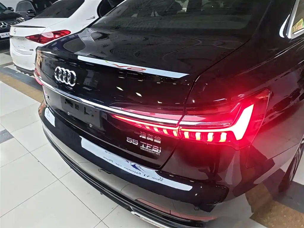 Audi A6L 2021 40 TFSI Luxury Sport фото 8