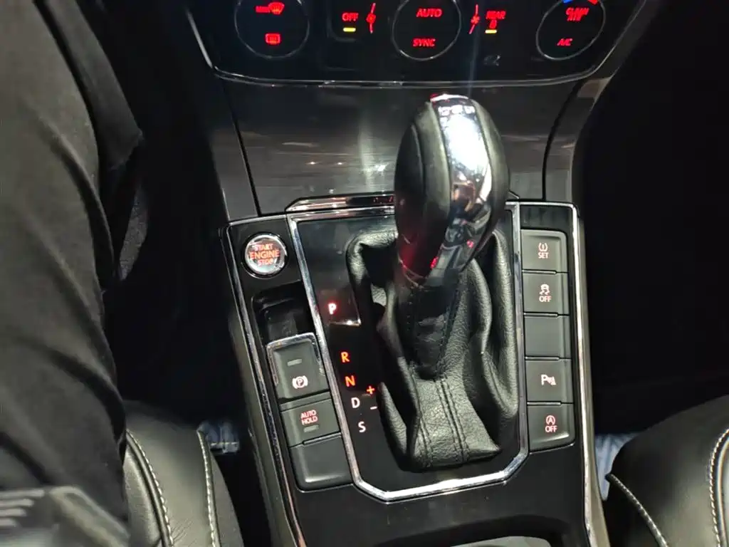 Volkswagen Passat 2017 280TSI DSG Prestige фото 14