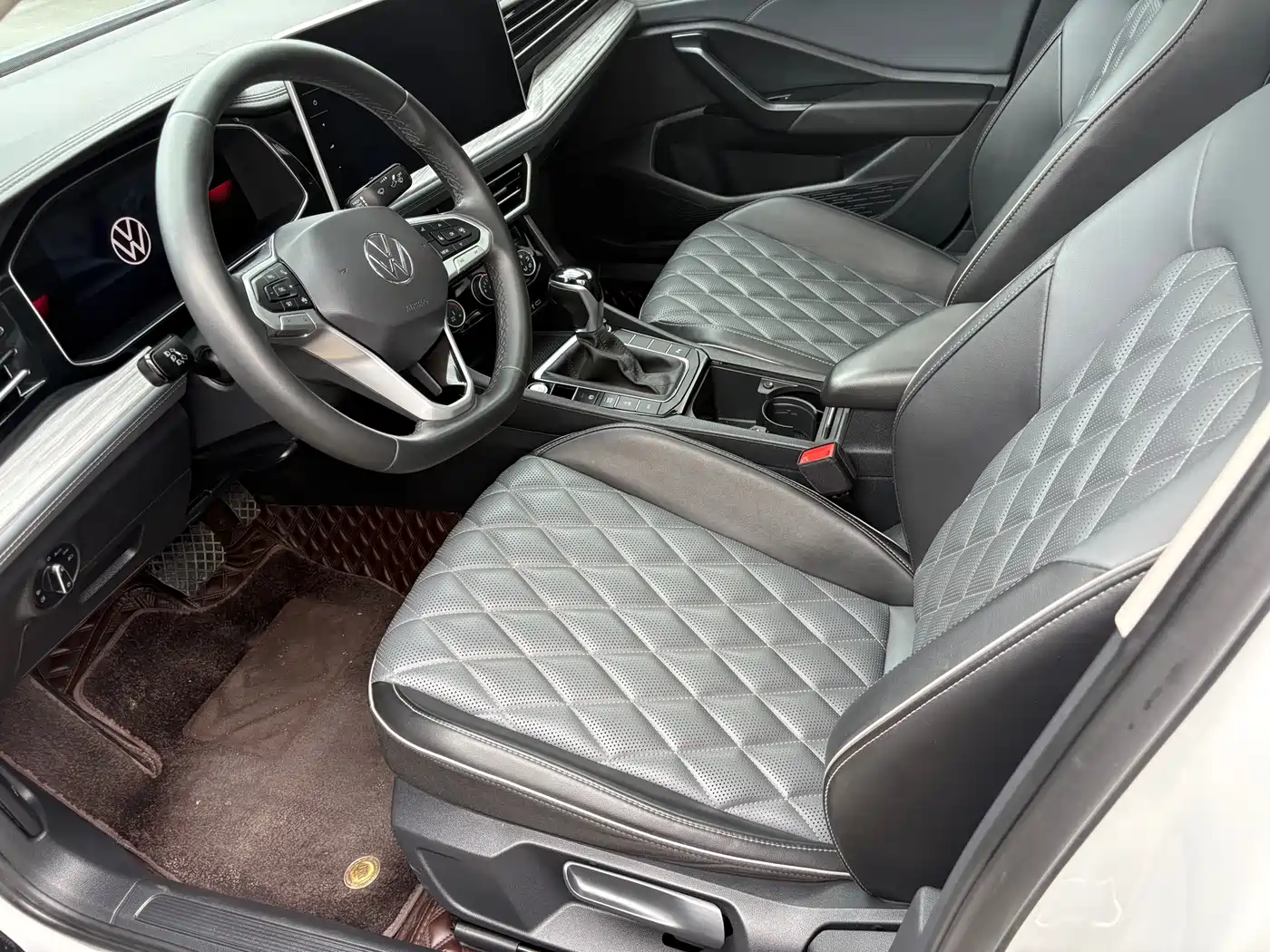 Volkswagen Sagitar 2023 300TSI DSG Surpassing Edition фото 7