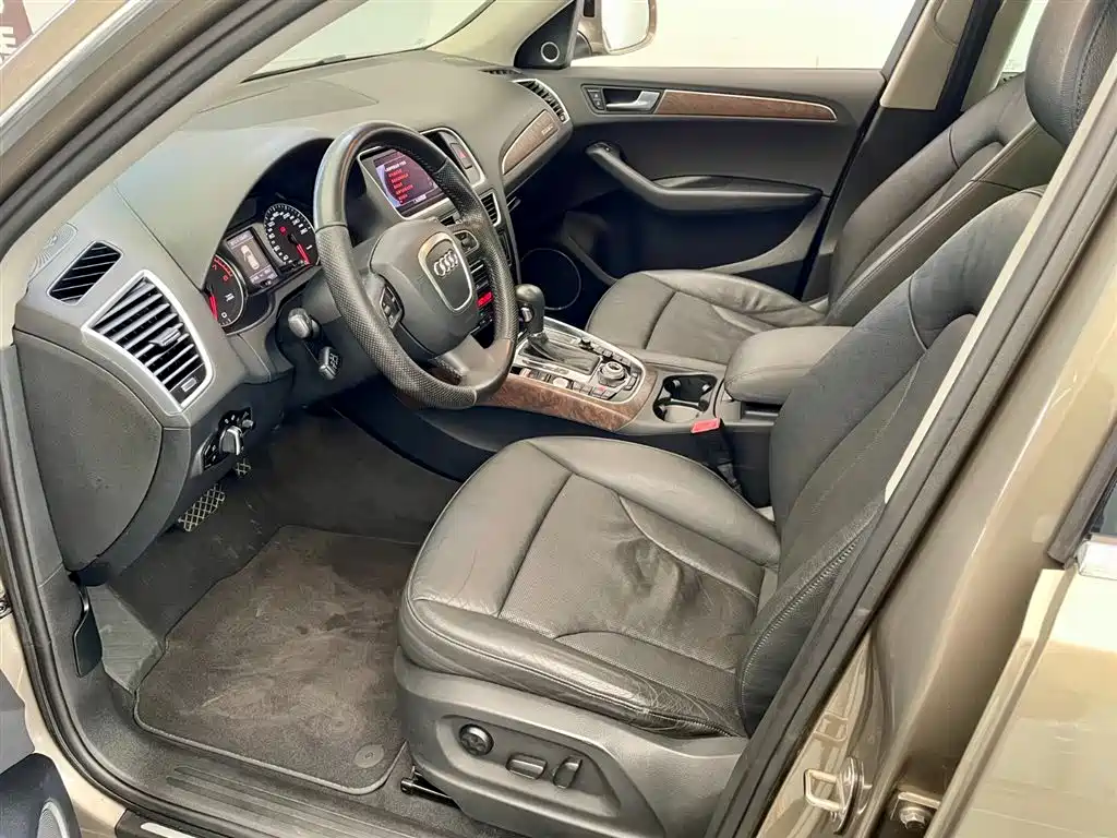 Audi Q5 2012 2.0TFSI Luxury фото 6