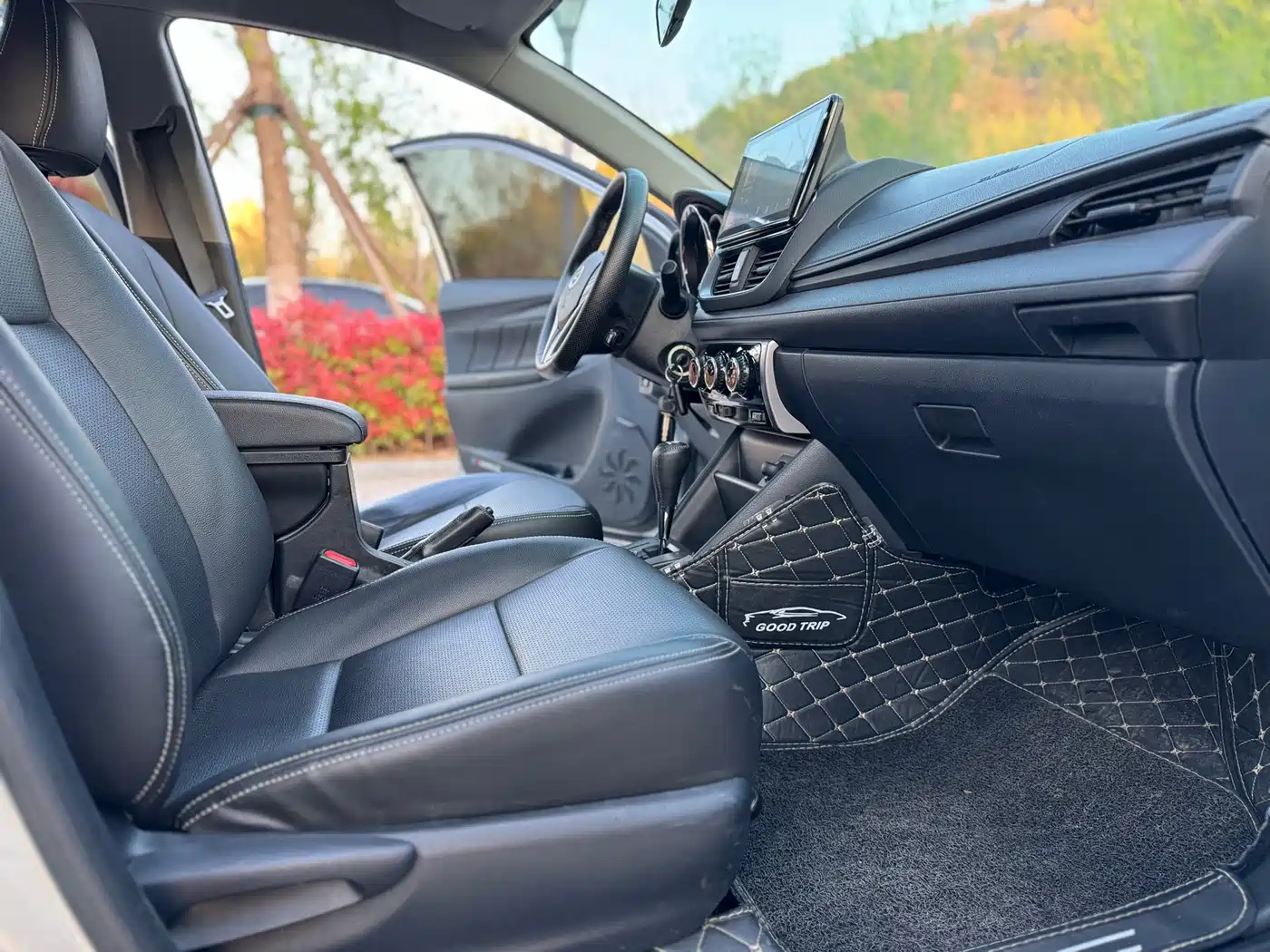 Toyota YARiS L Zhi Xuan 2022 1.5L CVT Luxury PLUS Edition фото 6
