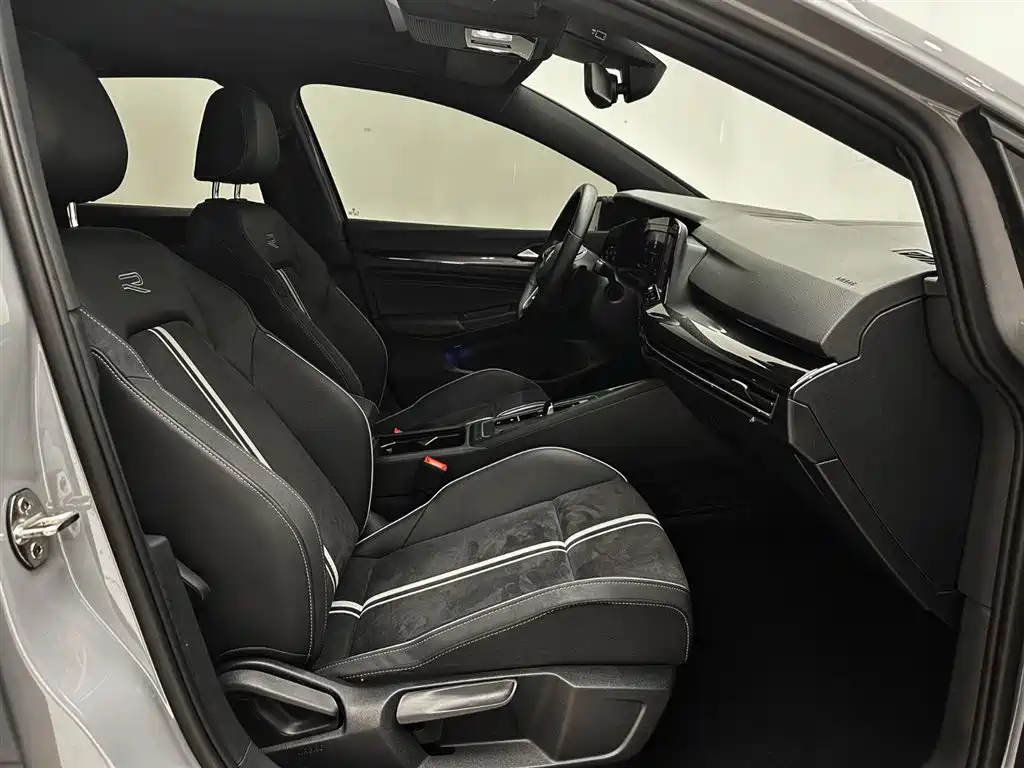 Volkswagen Golf 2021 280TSI DSG R-Line фото 20