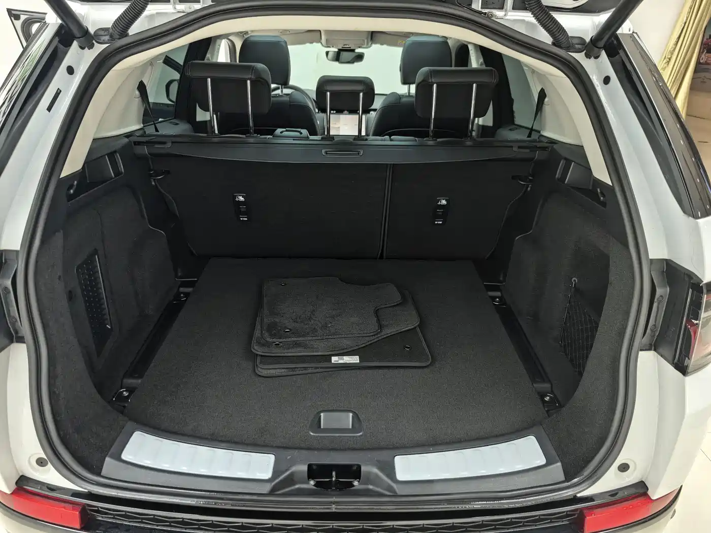 Land Rover Discovery Sport 2024 Performance Technology Edition фото 17