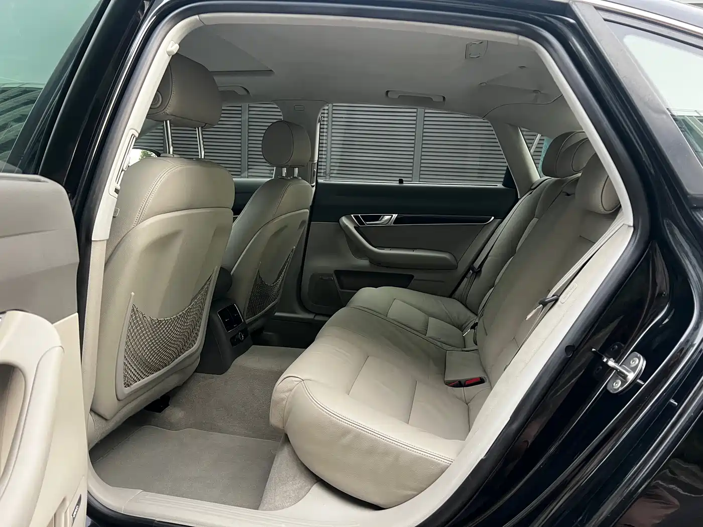 Фото 12 - Audi A6L